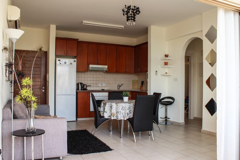 King'S Gardens Apartment Paphos Exteriör bild